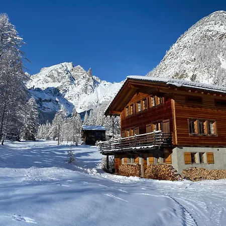 Semesterbostad Val Ferret Ideal For Tmb, Hiking, Panorama Praz-de-Fort